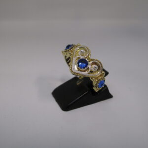 Ring, m/filigran og blå stein